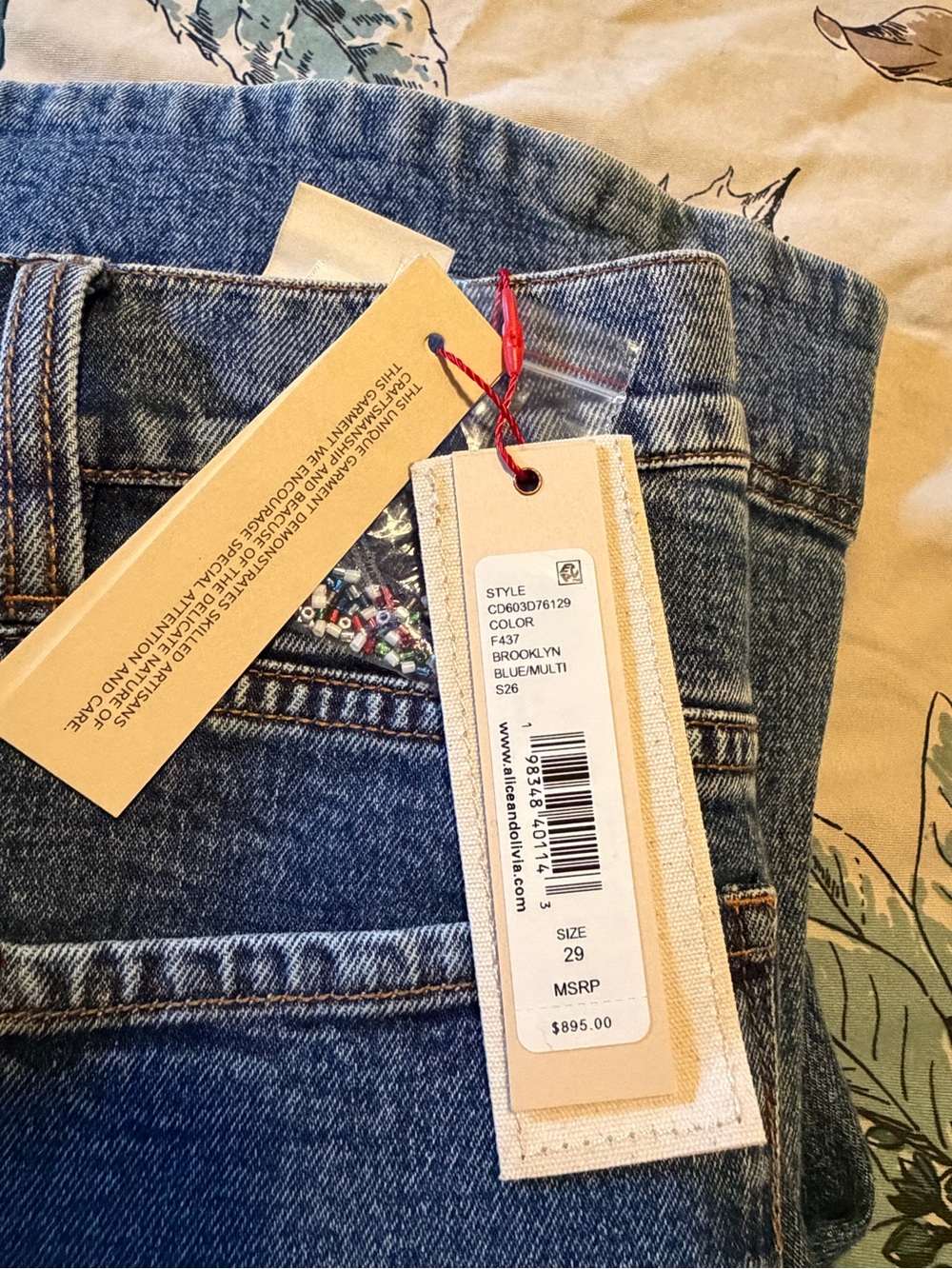 Alice & Olivia BEAUTIFUL EMBROIDERED JEAN 29 NWT - Picture 3 of 12